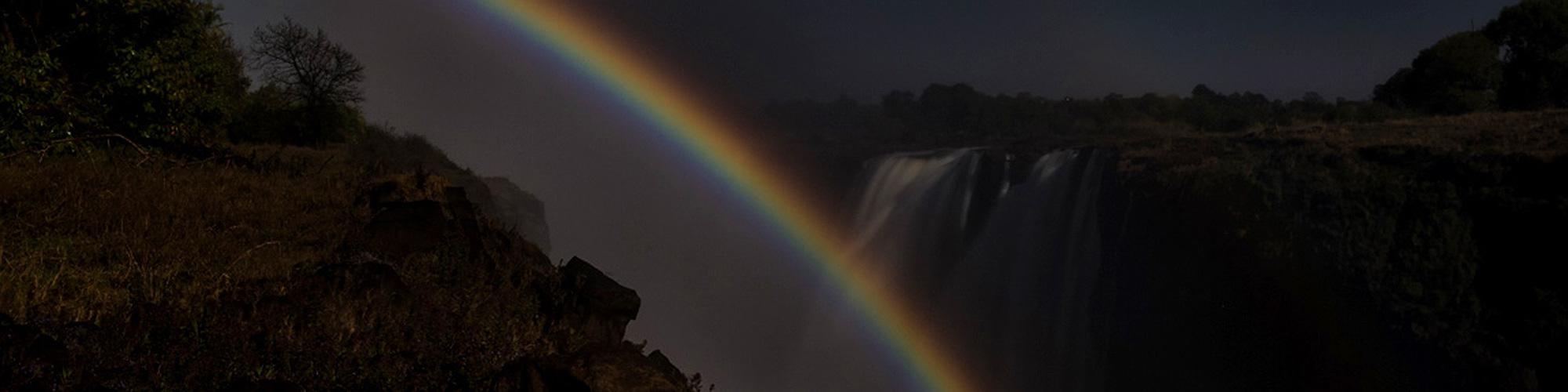 Lunarer Regenbogen bei den Vic Falls